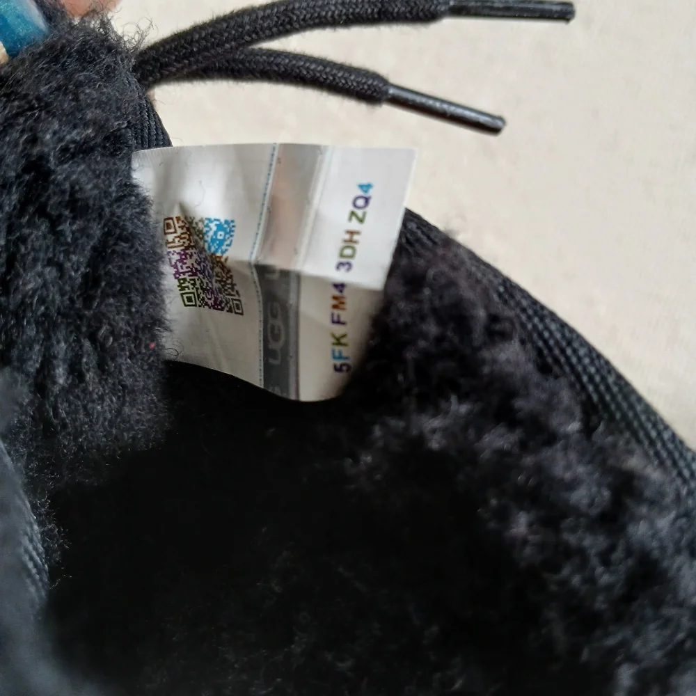 UGG ♡ neumel 2 boot black kids suede winter cozy minimal winter school